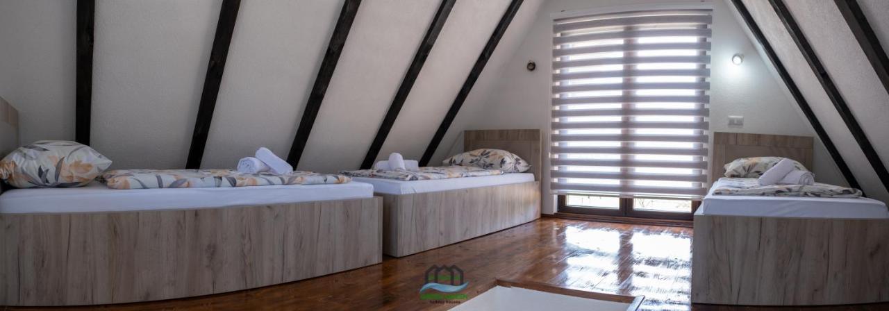 Holiday Houses Green Queen Біхач Екстер'єр фото