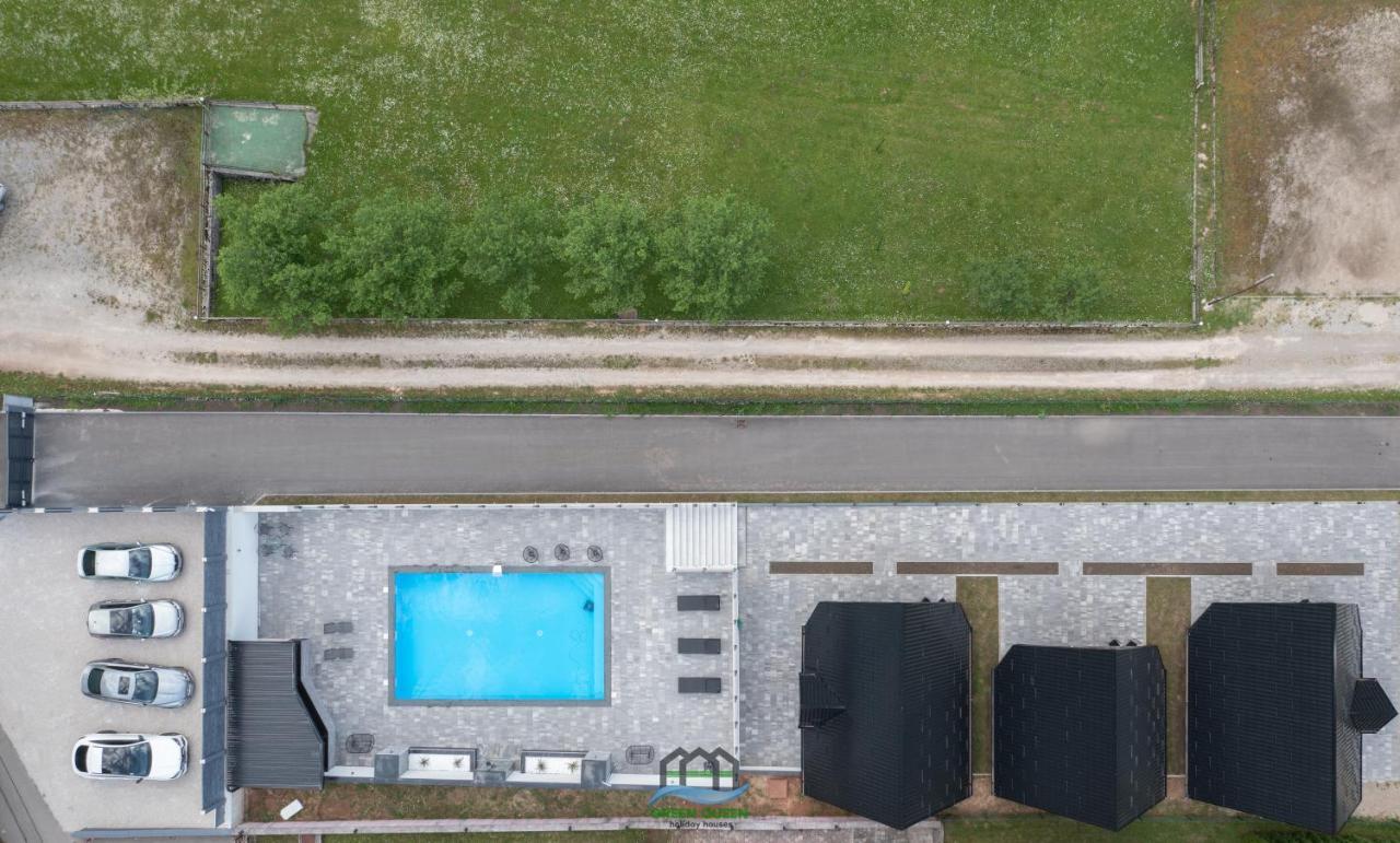 Holiday Houses Green Queen Біхач Екстер'єр фото