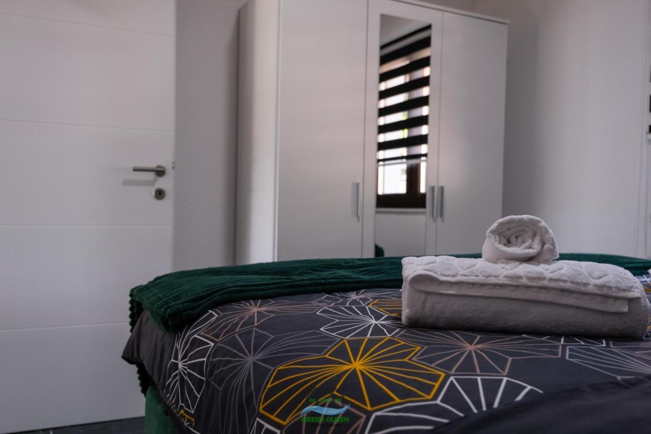 Holiday Houses Green Queen Біхач Екстер'єр фото