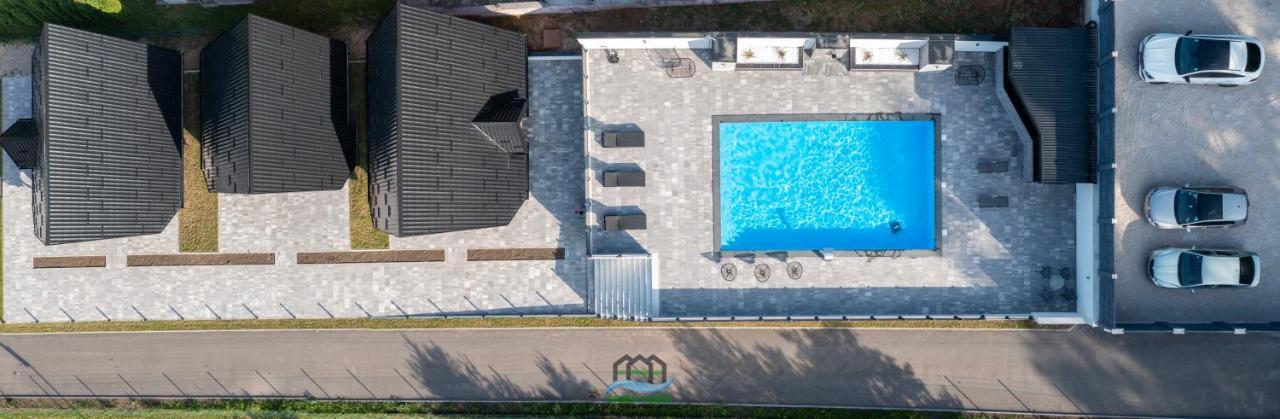 Holiday Houses Green Queen Біхач Екстер'єр фото