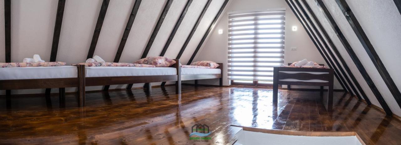 Holiday Houses Green Queen Біхач Екстер'єр фото